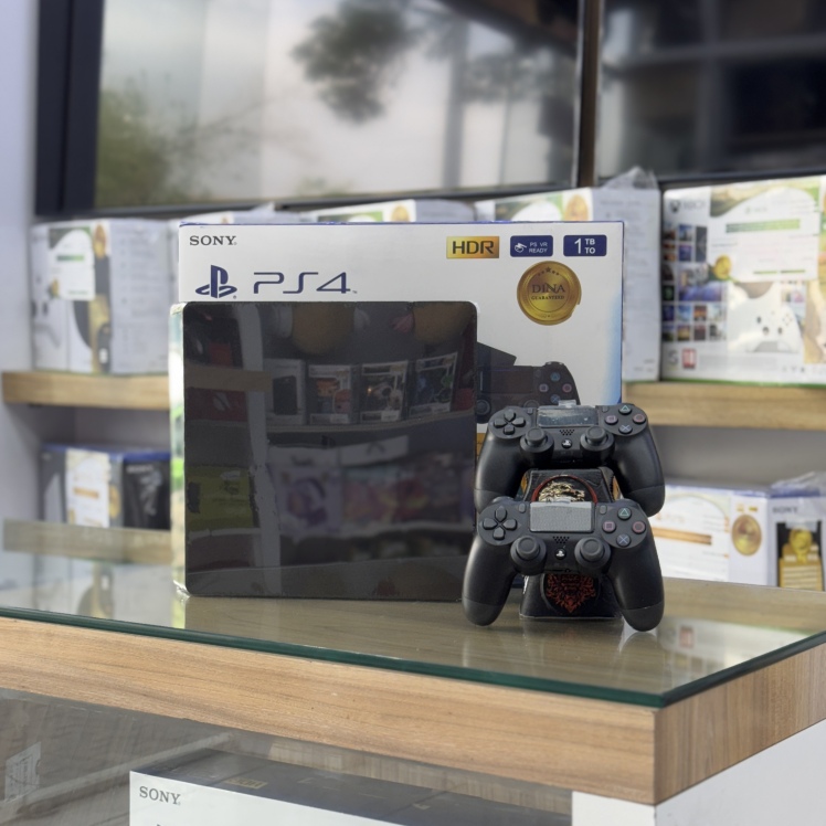 پی اس فور اسلیم یک ترابایت با پک بازی و دو دسته بازی